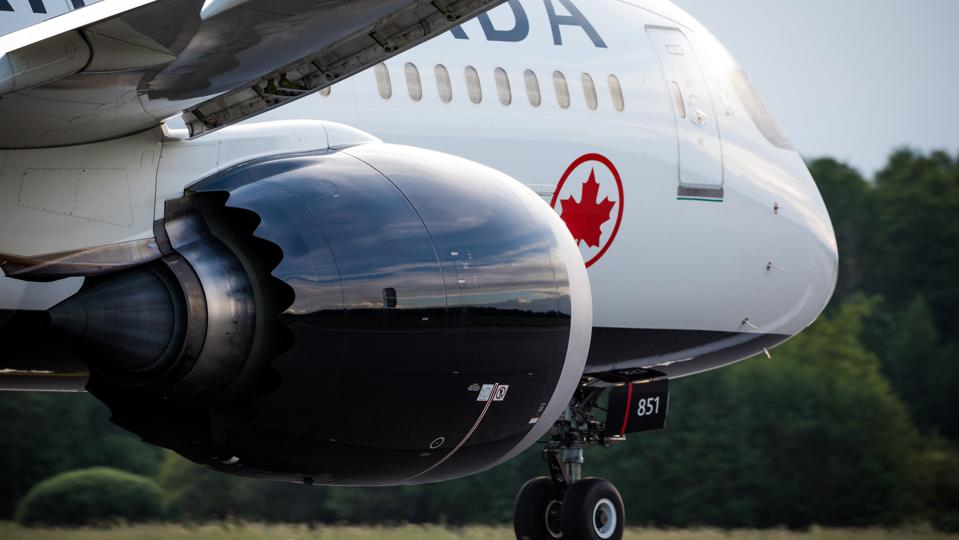 Best Day to Book Your Air Canada Flight