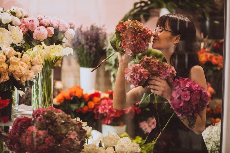Best Flower Delivery in Dubai – Al Mumtaz Flowers Shop