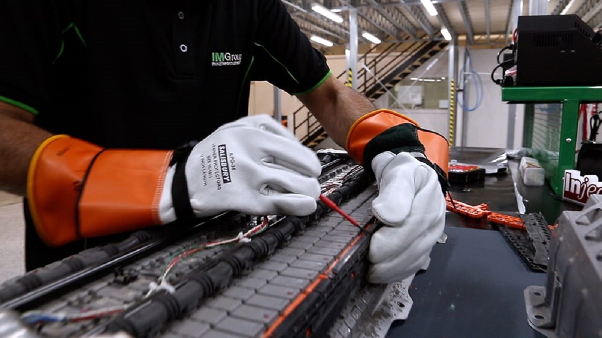 hybrid battery replacement cost | UK