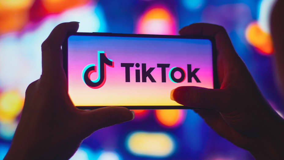 Unveiling the TikTok Phenomenon: A Journey into the World of Short-Form Video Creativity