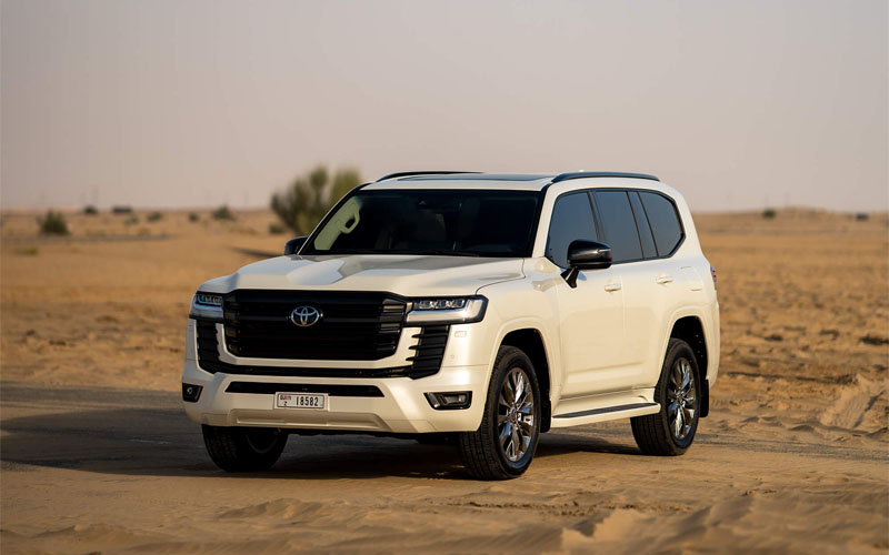 Exploring the Wonders of Dubai with Car Rental Services