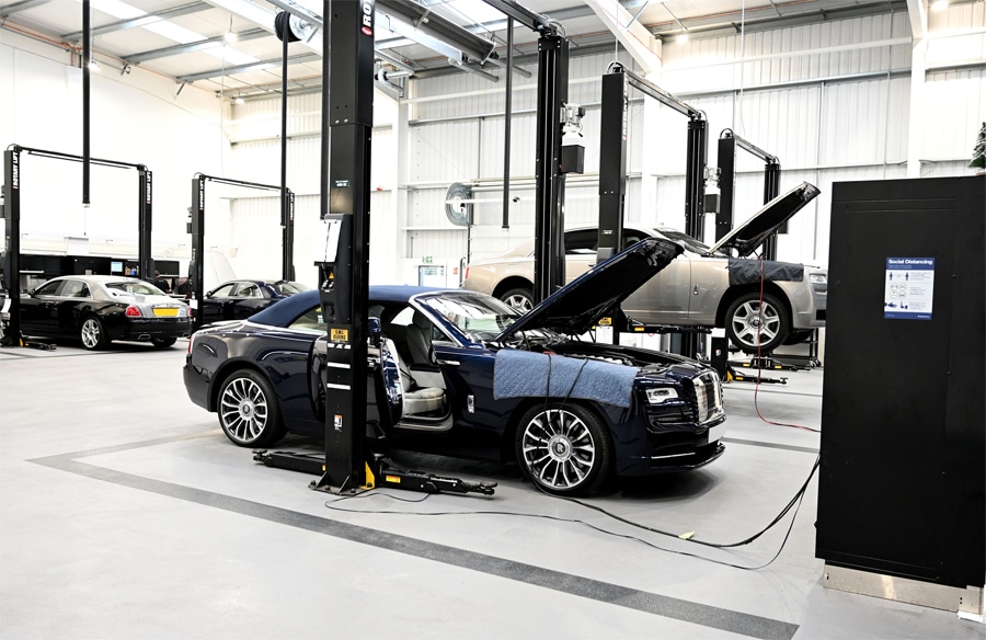 Tips for Choosing the Right Rolls Royce Repair Shop in Dubai