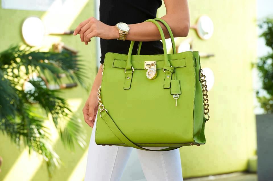“Dubai Chic: Buying Women’s Bags in Dubai That Define Style”