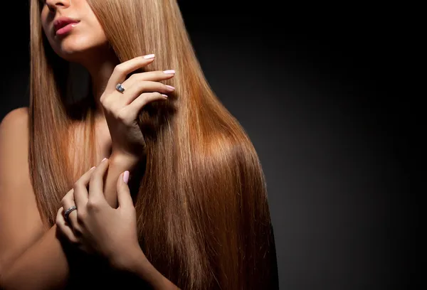 Deciding Between Hair Dye and Henna: Resolving the Ultimate Hair Predicament