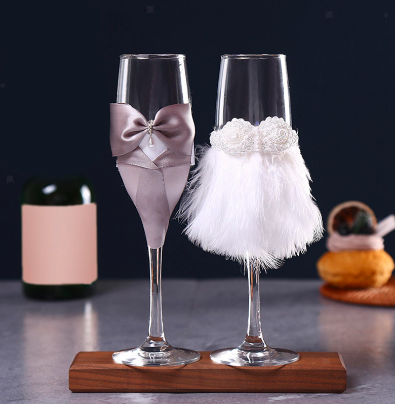 Champagne Glasses for Wedding: Adding Sparkle to Your Celebration