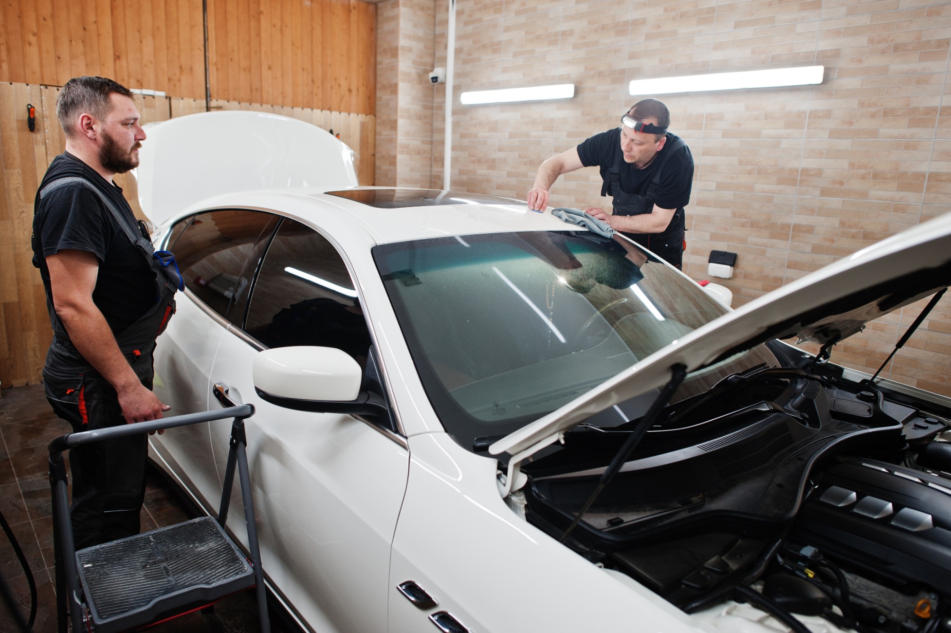 The Ultimate Guide to Car Tinting: Style, Comfort, and Protection on Oman’s Roads